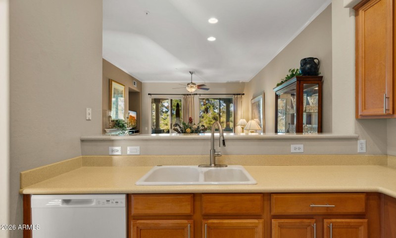 26-web-or-mls-Kitchen4