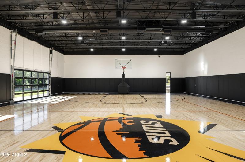 030_Indoor Basketball Gym