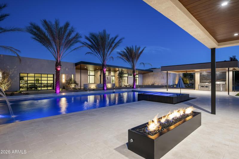 083_Gazeboo Fire Pit Views