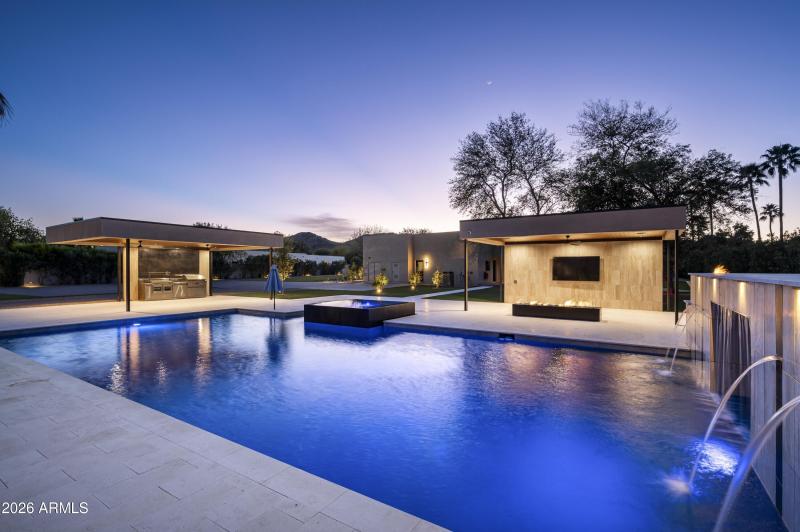 087_Pool, Gazeebo, BBQ