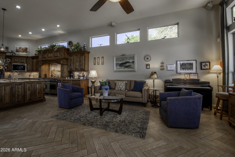 wagoner-4 sitting room off kitchen