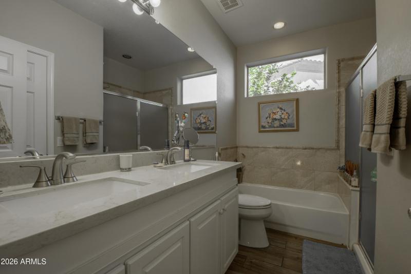 wagoner-25 guest bath