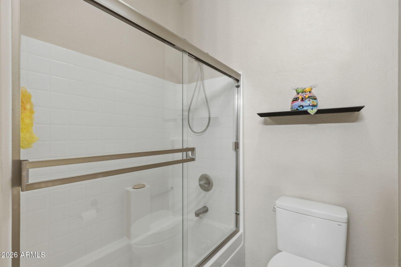 Guest Bathroom Shower/Tub