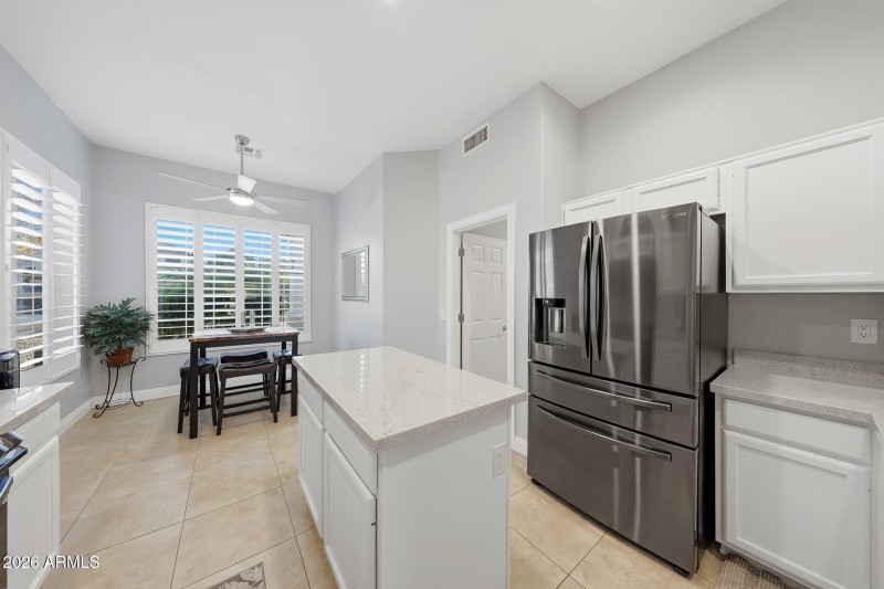 State of Art Fridge Conveys