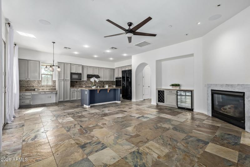 Kitchen & Family Rm- w/Fireplace