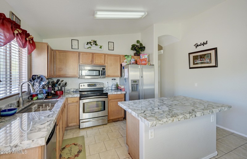 23296 W Ashleigh Marie Dr-11