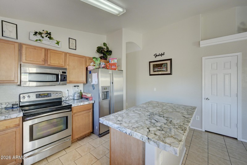 23296 W Ashleigh Marie Dr-13