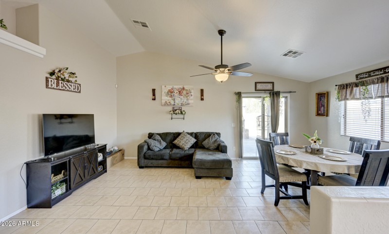 23296 W Ashleigh Marie Dr-15