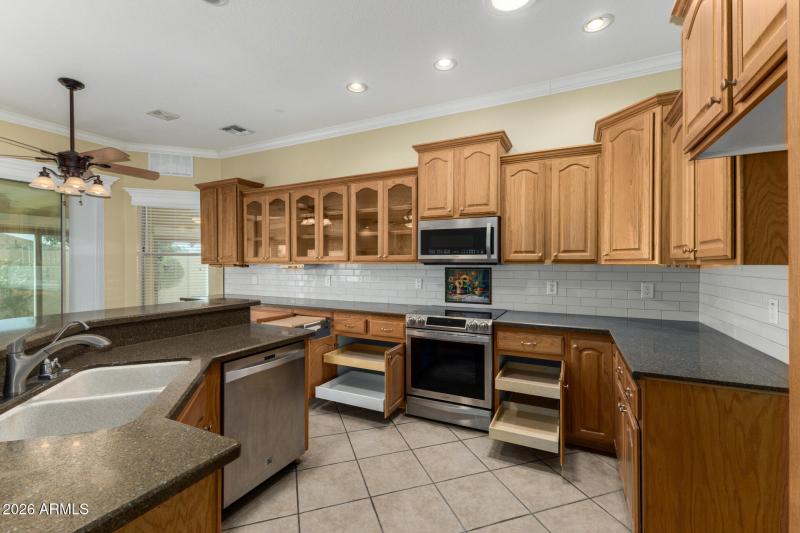 Kitchen_NE2SW_DoorsOPEN