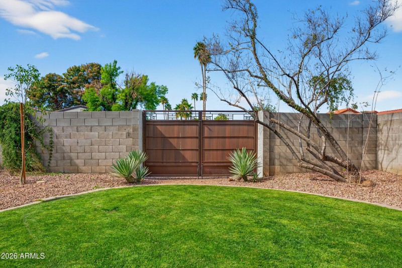 RV GATE