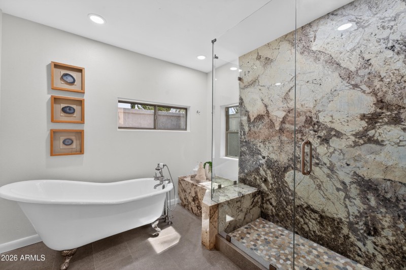 Primary Shower & Tub