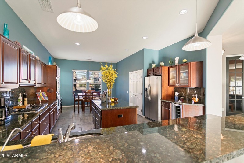 21-16385 W Glacier Ct