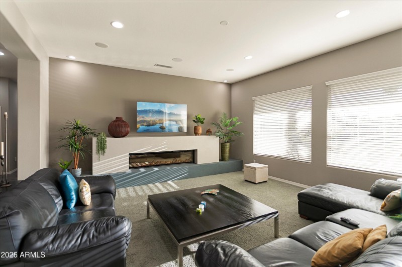 12-16385 W Glacier Ct