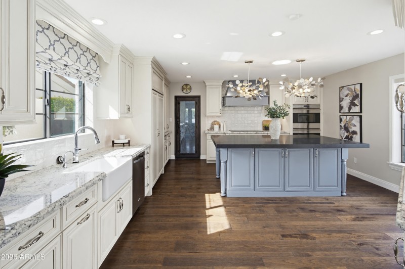 Chef’s Kitchen with Island