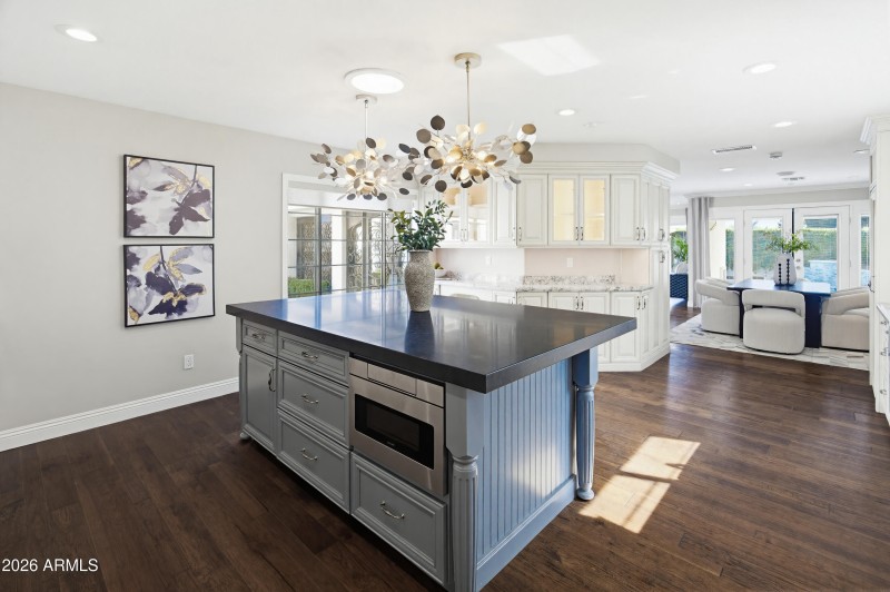 Luxury Kitchen & Cabinetry