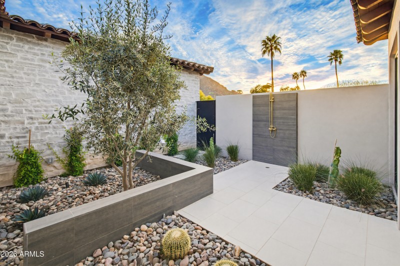 6210 E Keim Dr-15