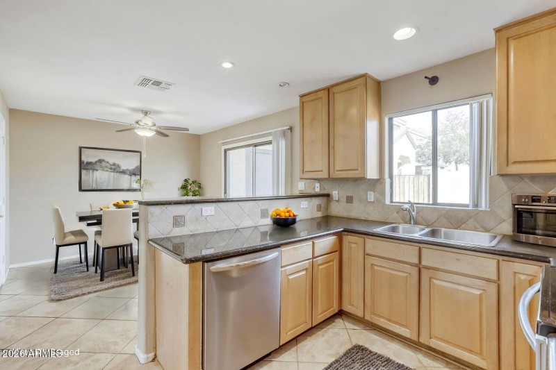 7801-N-44Th-Dr-1162-Web-Quality-006-06-K