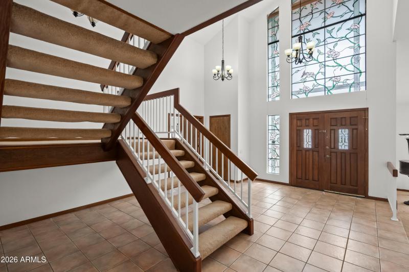 1204 E GLencove entry towards door