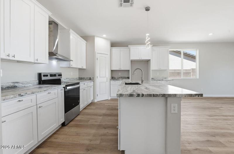 11-web-or-mls-9192 W Rafael Dr Arizona C