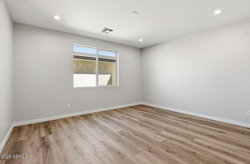 20-web-or-mls-9192 W Rafael Dr Arizona C