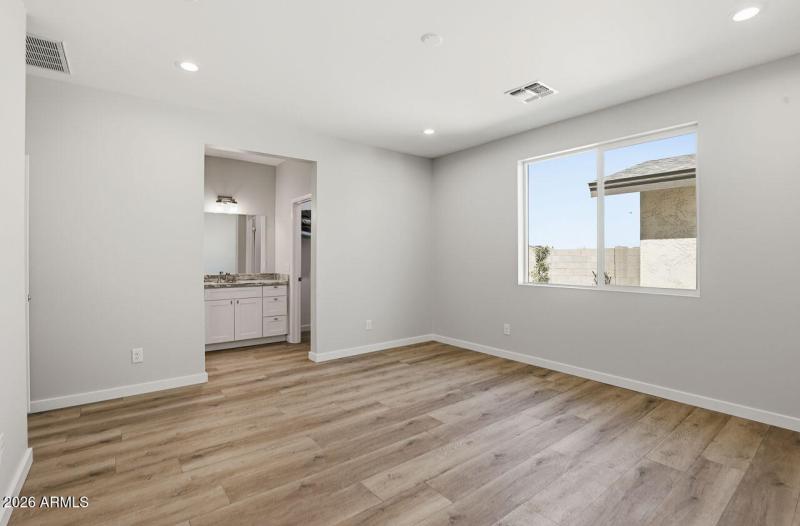 22-web-or-mls-9192 W Rafael Dr Arizona C