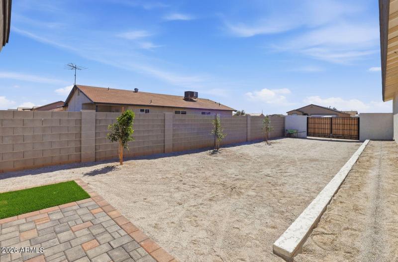 34-web-or-mls-9192 W Rafael Dr Arizona C