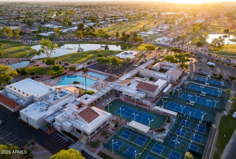 SunLakes-RacquetsCourt