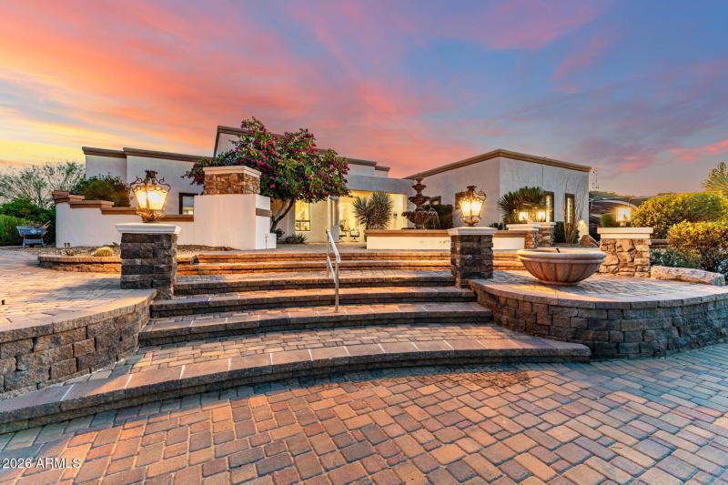 Extensive Cobblestone Design