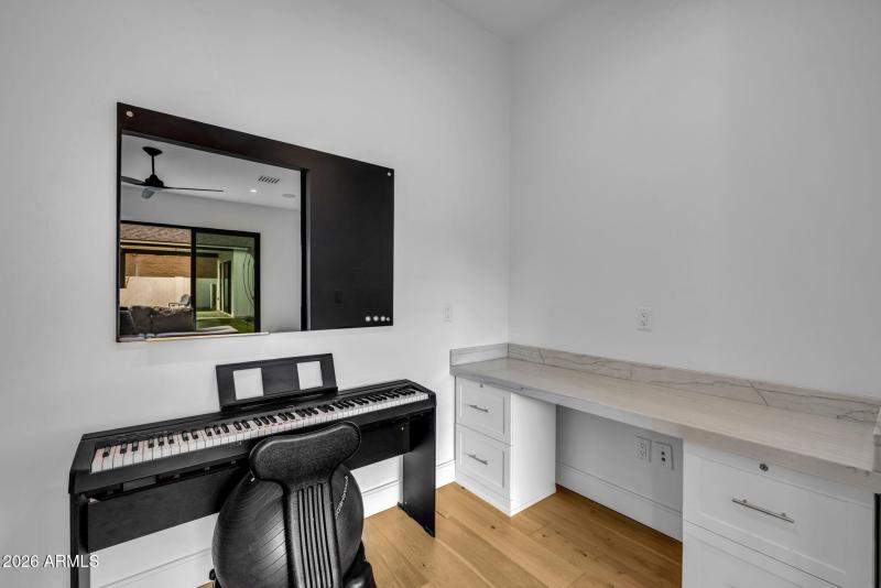Music - HomeWork - Smart Workroom