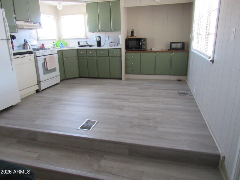 182 Kitchen