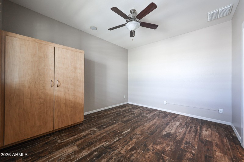 Den/Flex Room