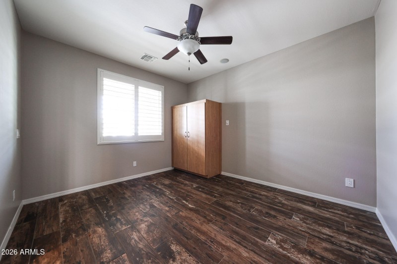 Den/Flex Room