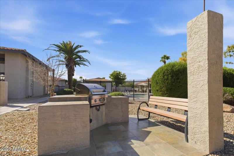 44-1402_E_Guadalupe_Rd_44