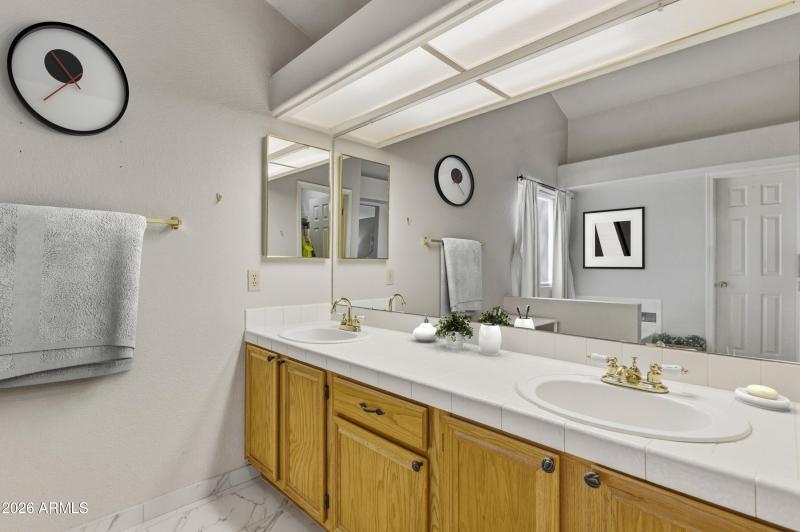 virtual primary bathroom