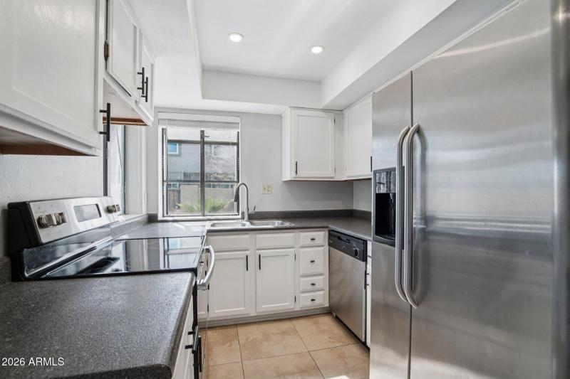 8-web-or-mls-E Hartford Ave 41-S0303-008