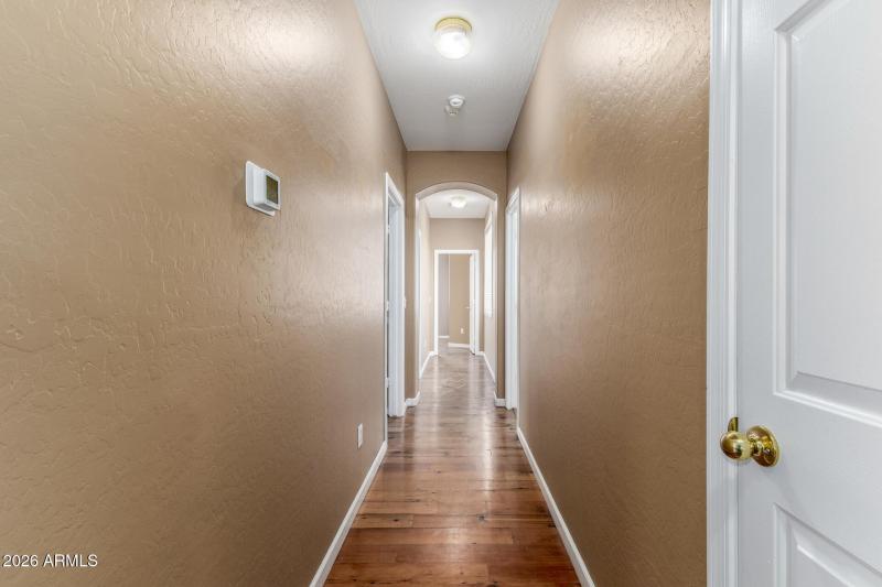 9628-lindner-hallway