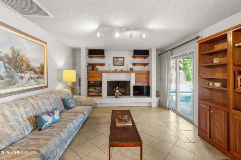 7125 N 20th Ave-7798