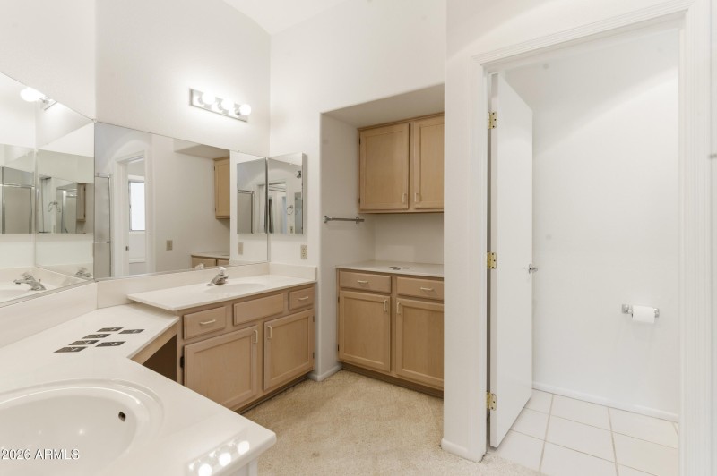 21_main bathroom