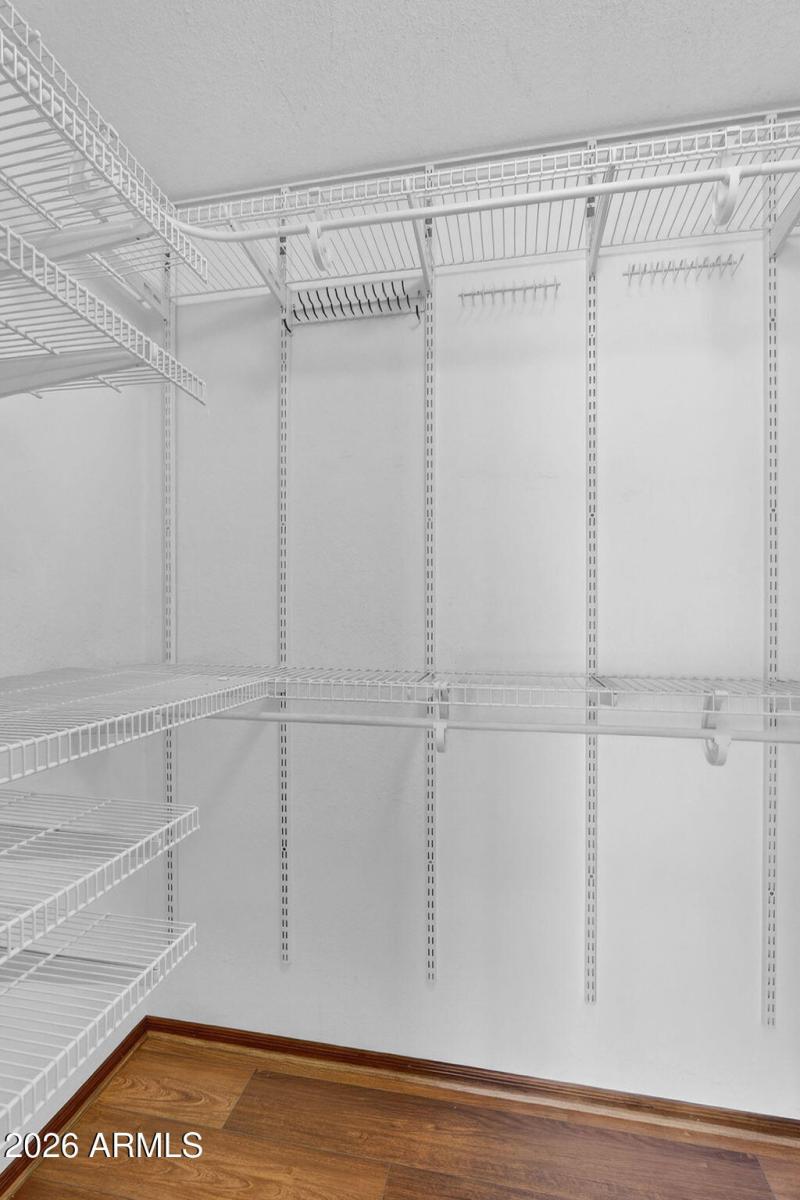 25-web-or-mls-13N Delmar