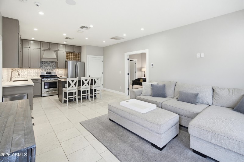 6210 E Keim Dr-1