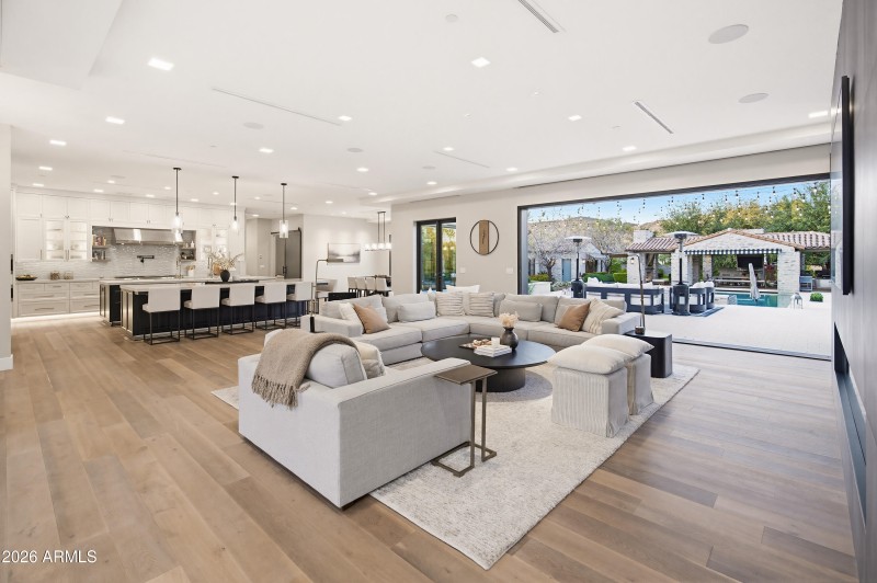 6210 E Keim Dr-19