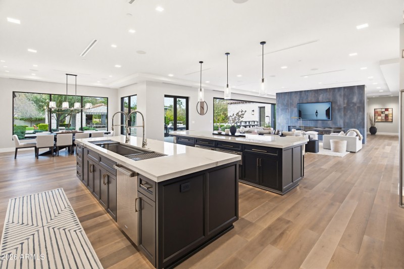6210 E Keim Dr-21