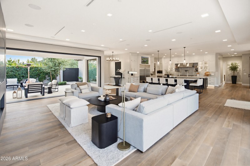 6210 E Keim Dr-28