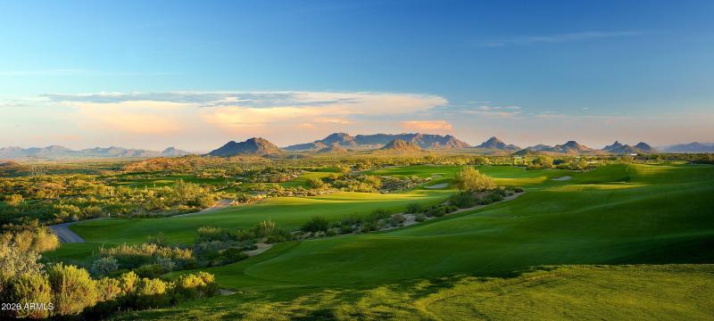 24 OUTLAW Golf course