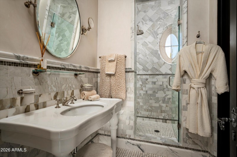 Guest suite 2 bath