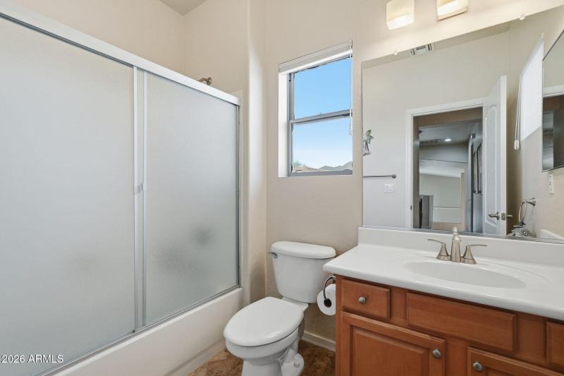 Upstairs full bathroom