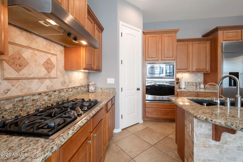 8-web-or-mls-Qp-3428