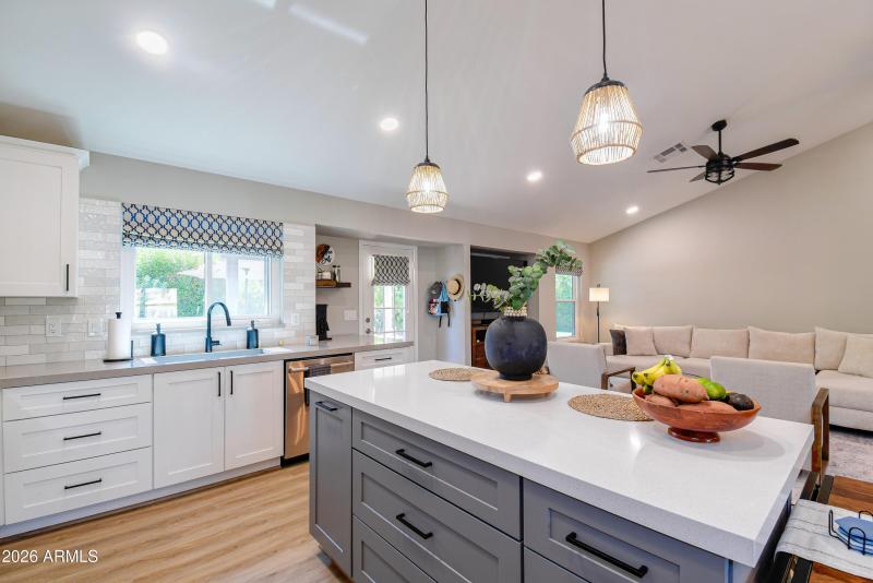 Contrasting Island Cabinets