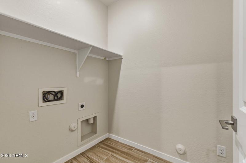 26-web-or-mls-40551 W Jenna Ln-26