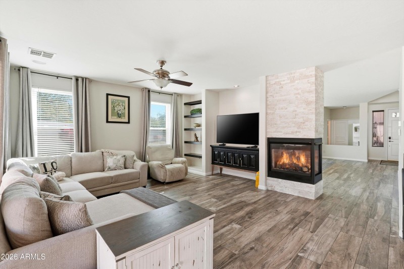 09-DSC09419_with_fire